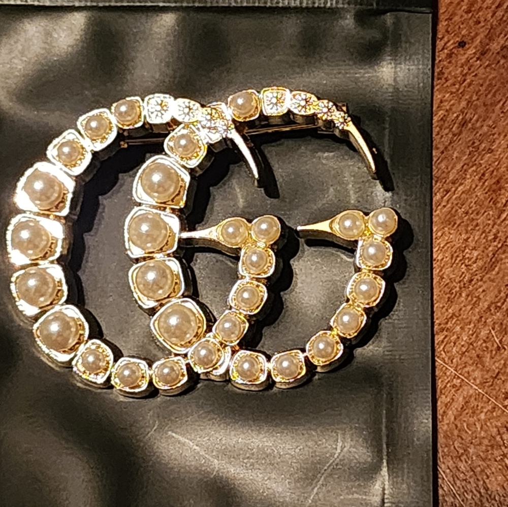 Brooch